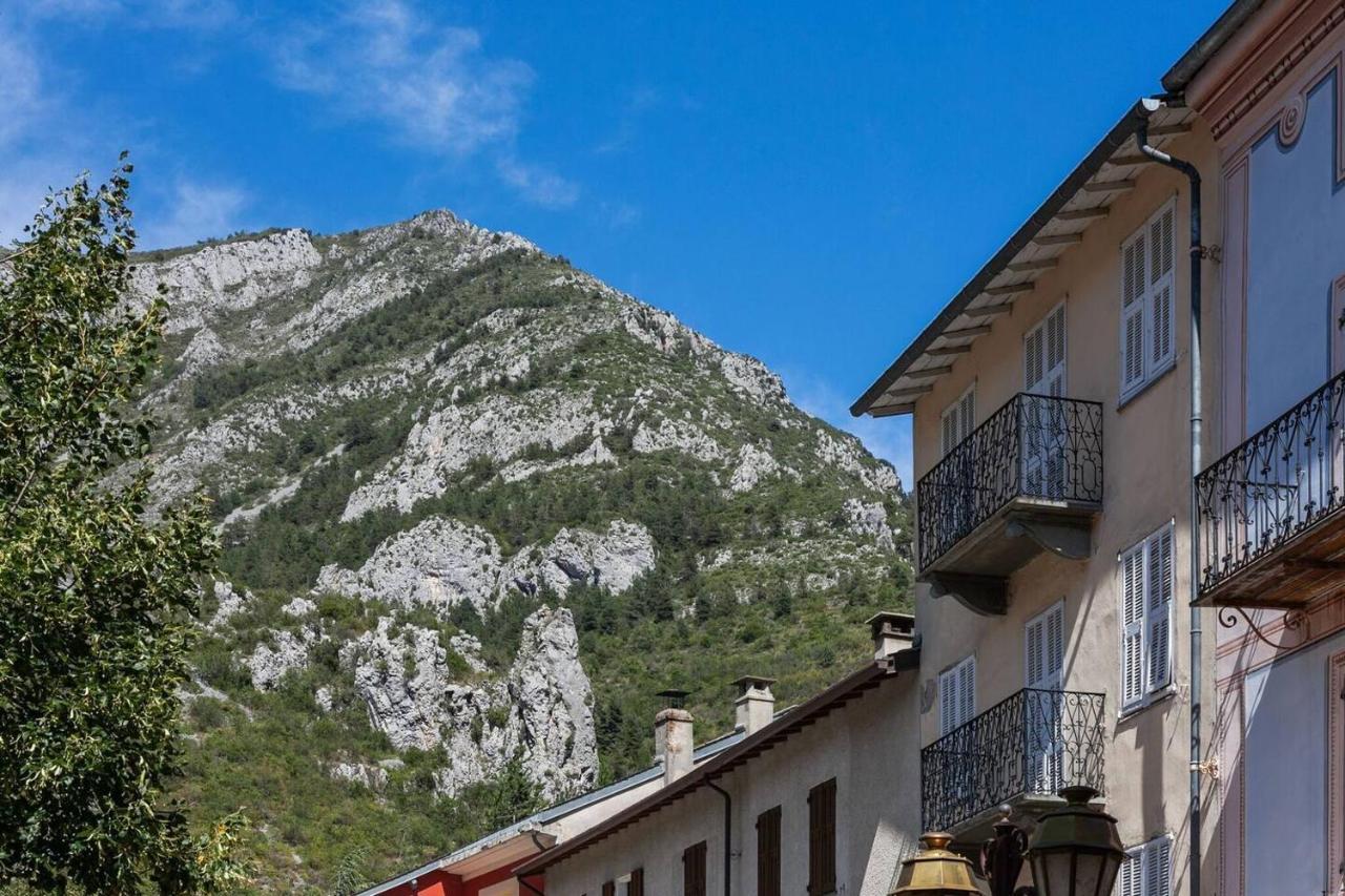 Sunny 1-Bed Apartment In Lovely Mountain Village La Brigue Exterior photo